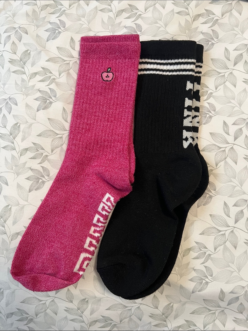 PINK vs Pink & Black Crew Socks - Pack of 2